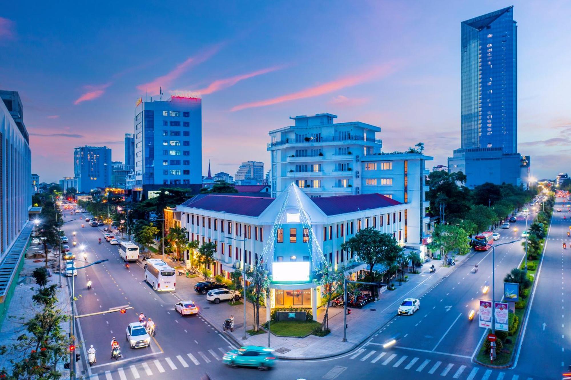 Emm Hotel Hue Exterior photo